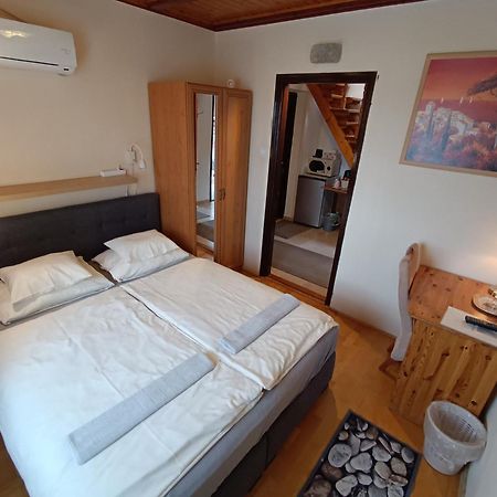 Szilvia Panzio Gyomaendrod Bed and Breakfast Buitenkant foto