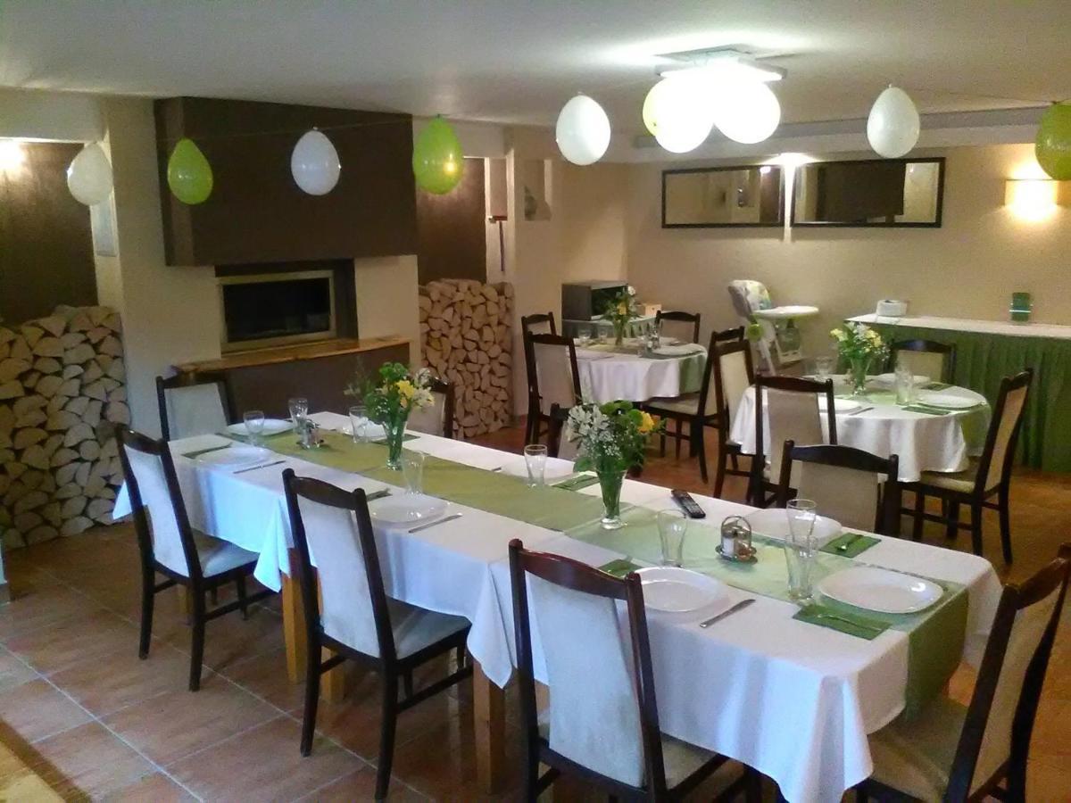 Szilvia Panzio Gyomaendrod Bed and Breakfast Buitenkant foto