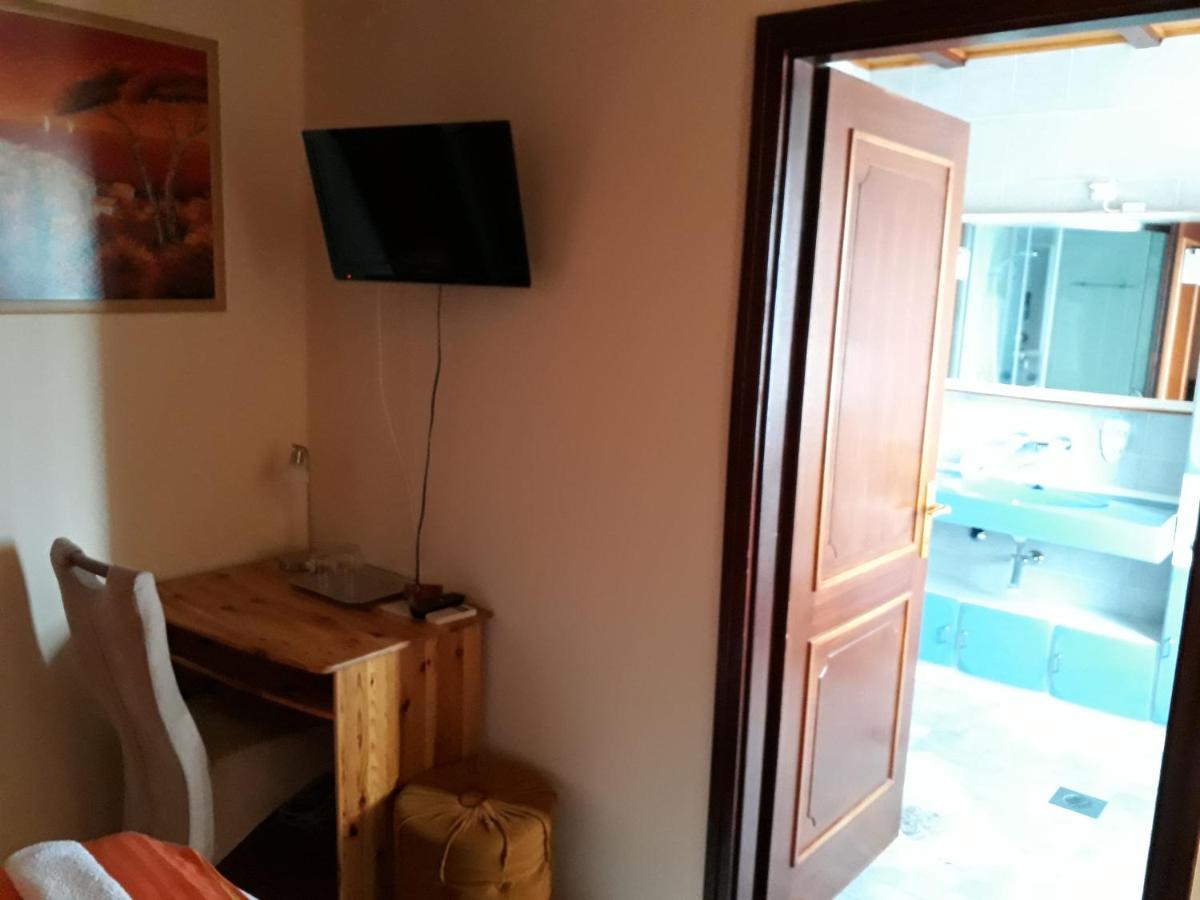 Szilvia Panzio Gyomaendrod Bed and Breakfast Buitenkant foto