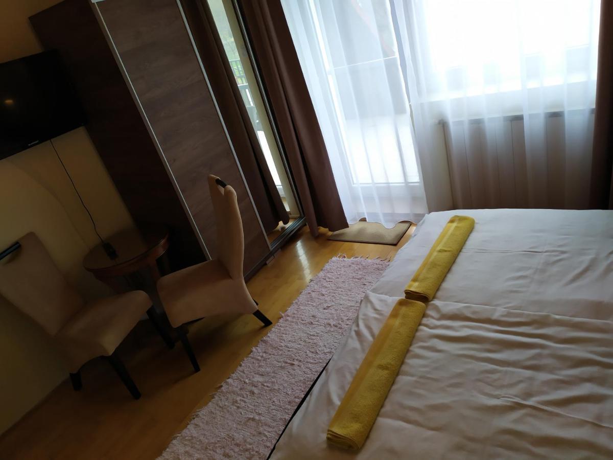 Szilvia Panzio Gyomaendrod Bed and Breakfast Buitenkant foto