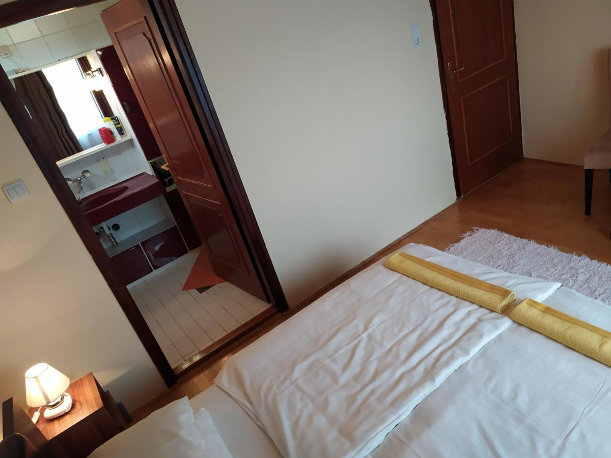 Szilvia Panzio Gyomaendrod Bed and Breakfast Buitenkant foto