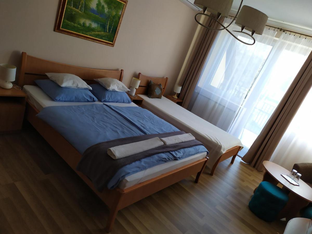 Szilvia Panzio Gyomaendrod Bed and Breakfast Buitenkant foto