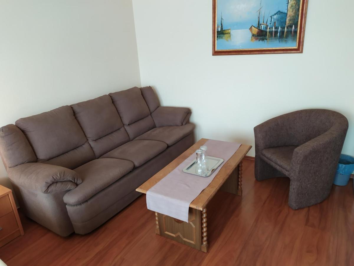 Szilvia Panzio Gyomaendrod Bed and Breakfast Buitenkant foto