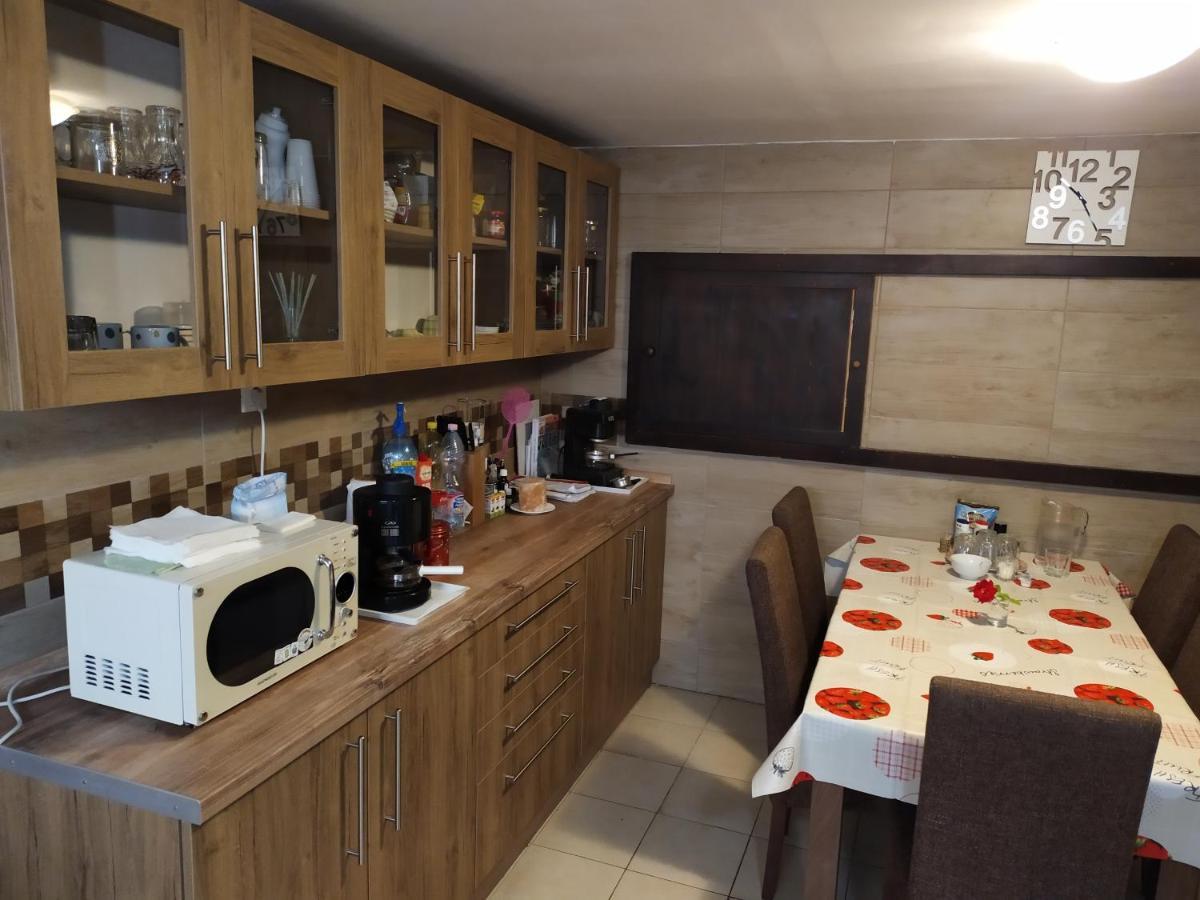 Szilvia Panzio Gyomaendrod Bed and Breakfast Buitenkant foto
