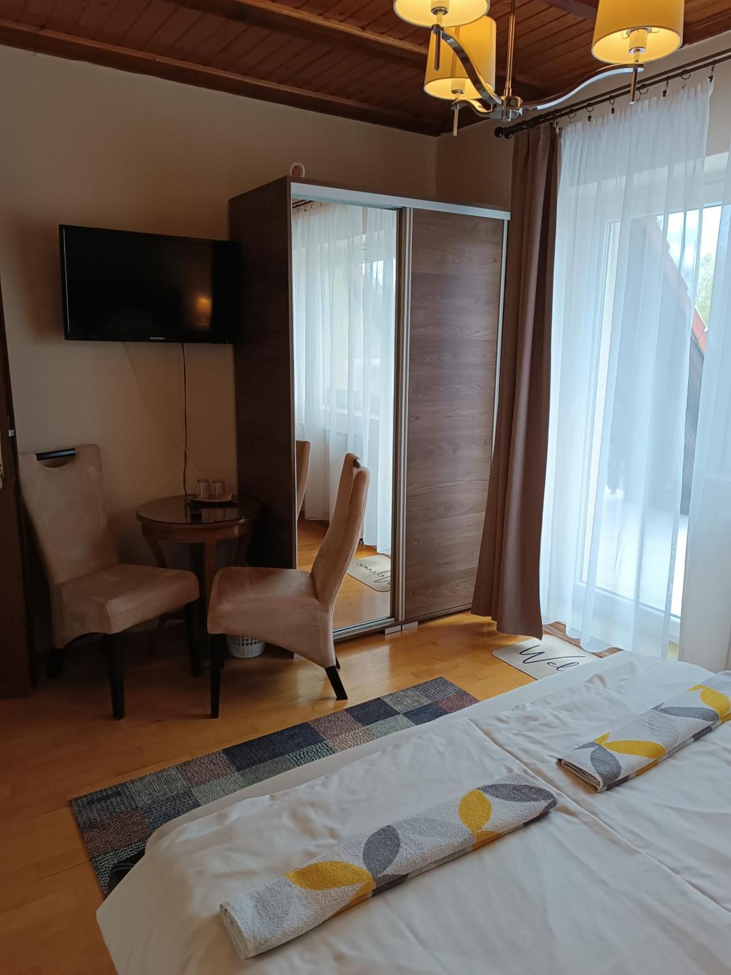 Szilvia Panzio Gyomaendrod Bed and Breakfast Buitenkant foto