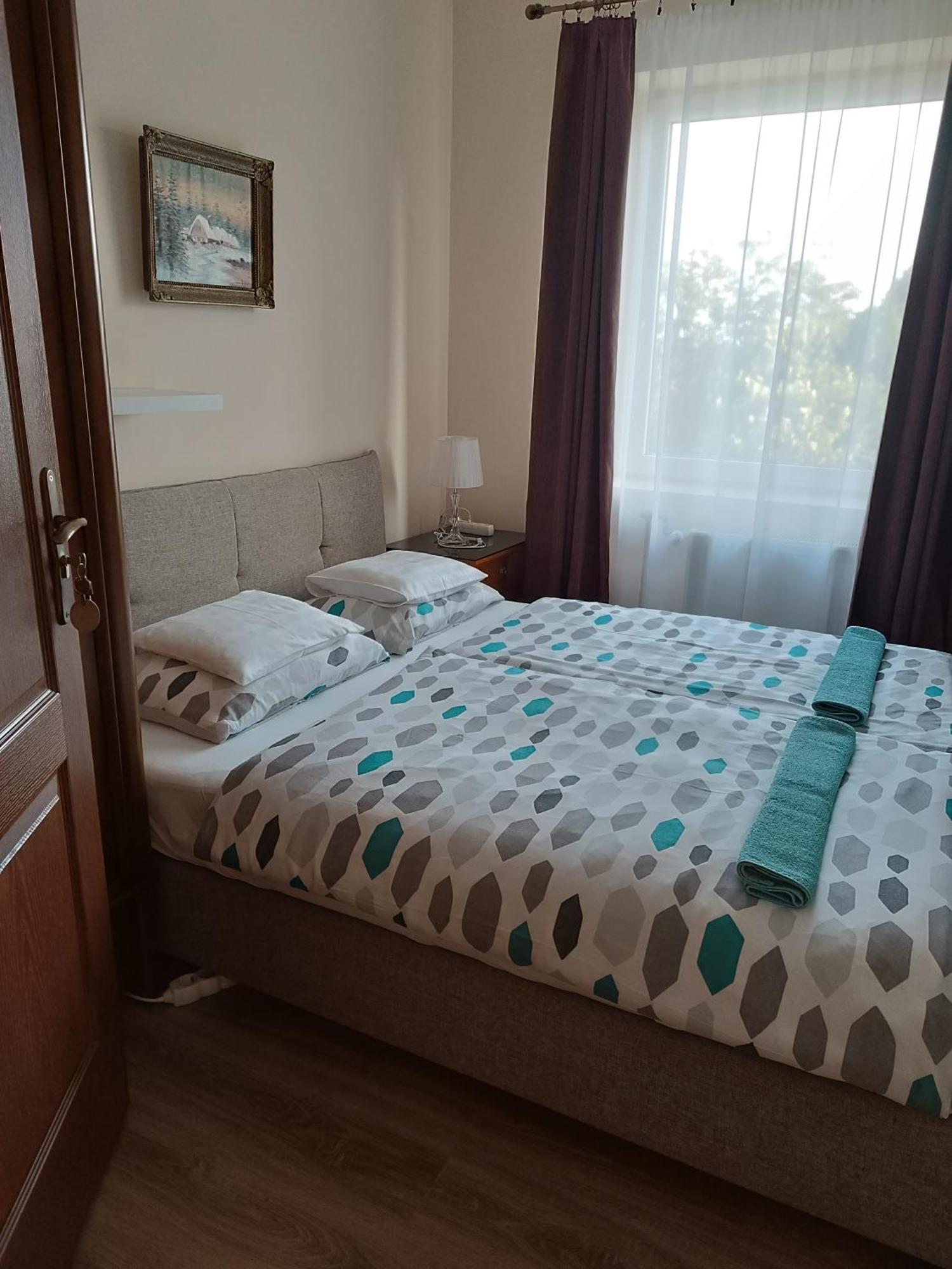 Szilvia Panzio Gyomaendrod Bed and Breakfast Buitenkant foto